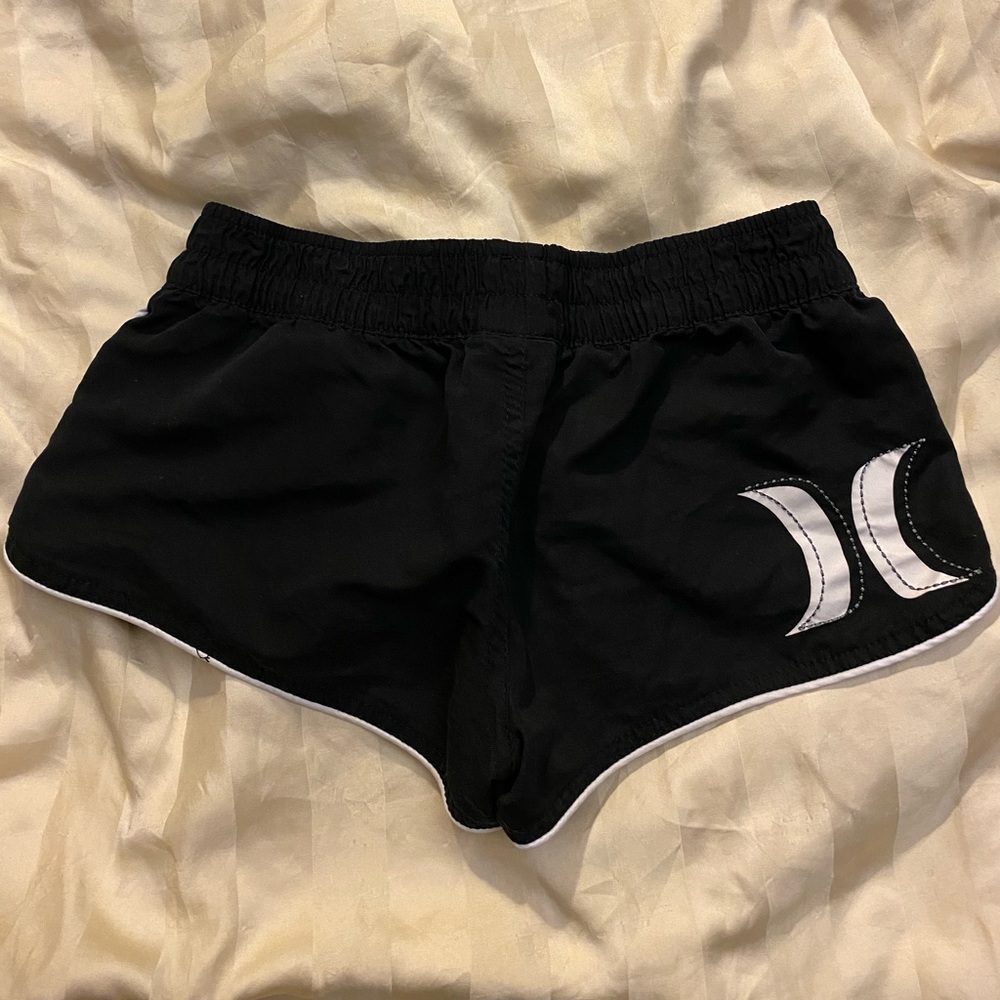 Hurley Shorts - Picture 2 of 4